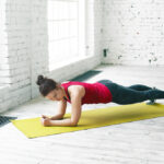 Các bài tập nhẹ nhàng trong nhà để giữ cơ thể luôn hoạt động